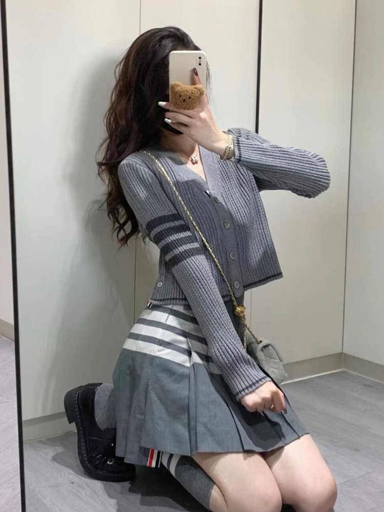 Women's wool cardigan - Image 3