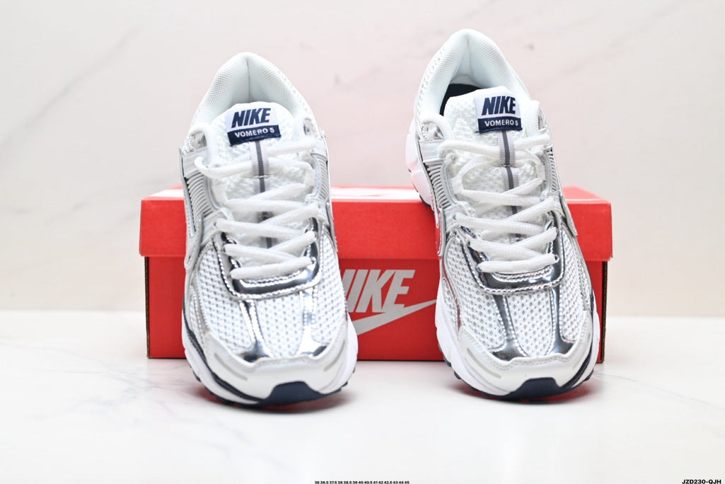 NIKE New Arrivals Running Shoe