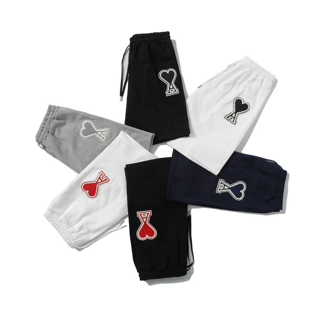 AMI  Classic Embroidered Heart Logo Shorts