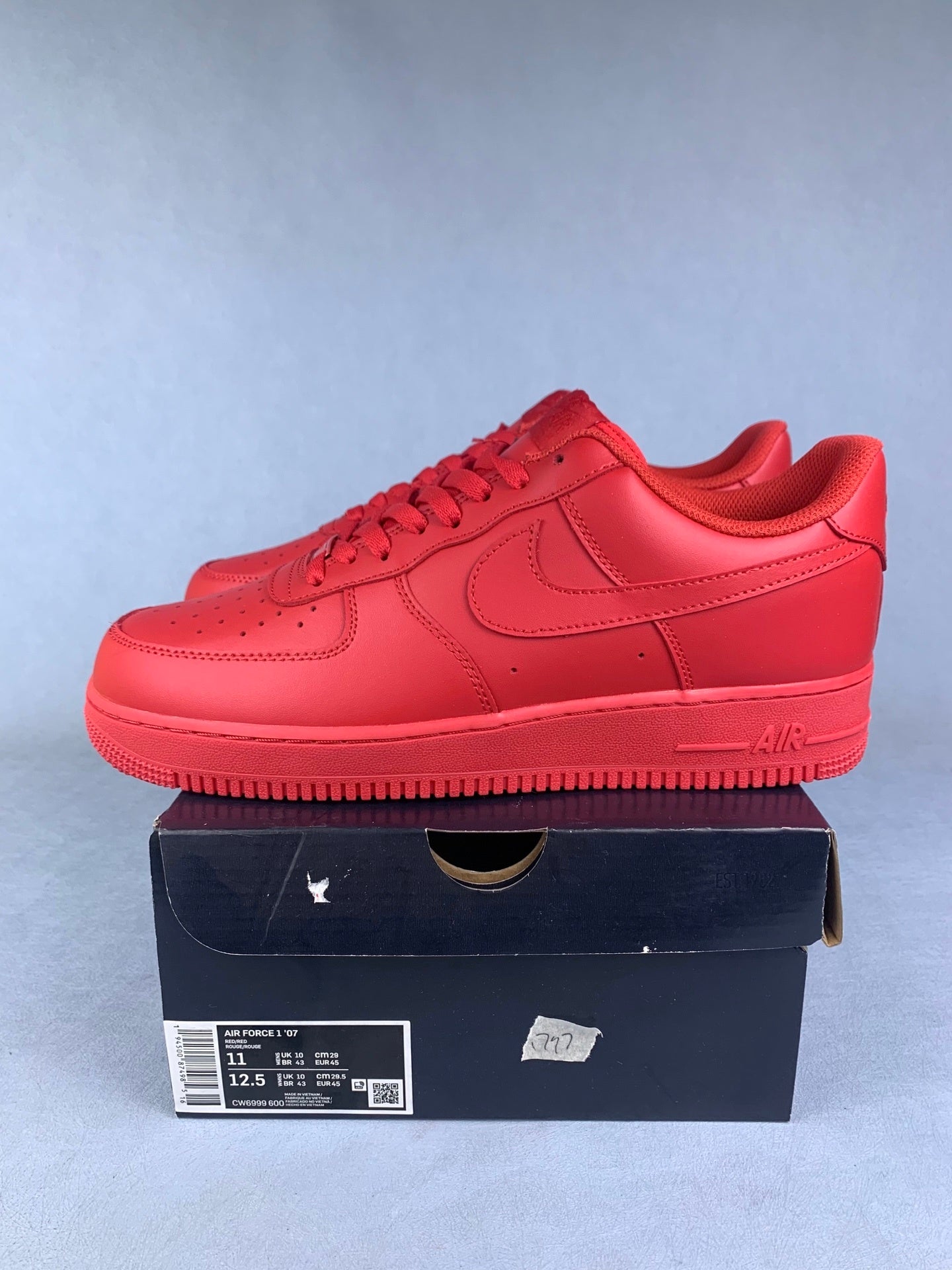 NIKE Air Force 1 Sneakers