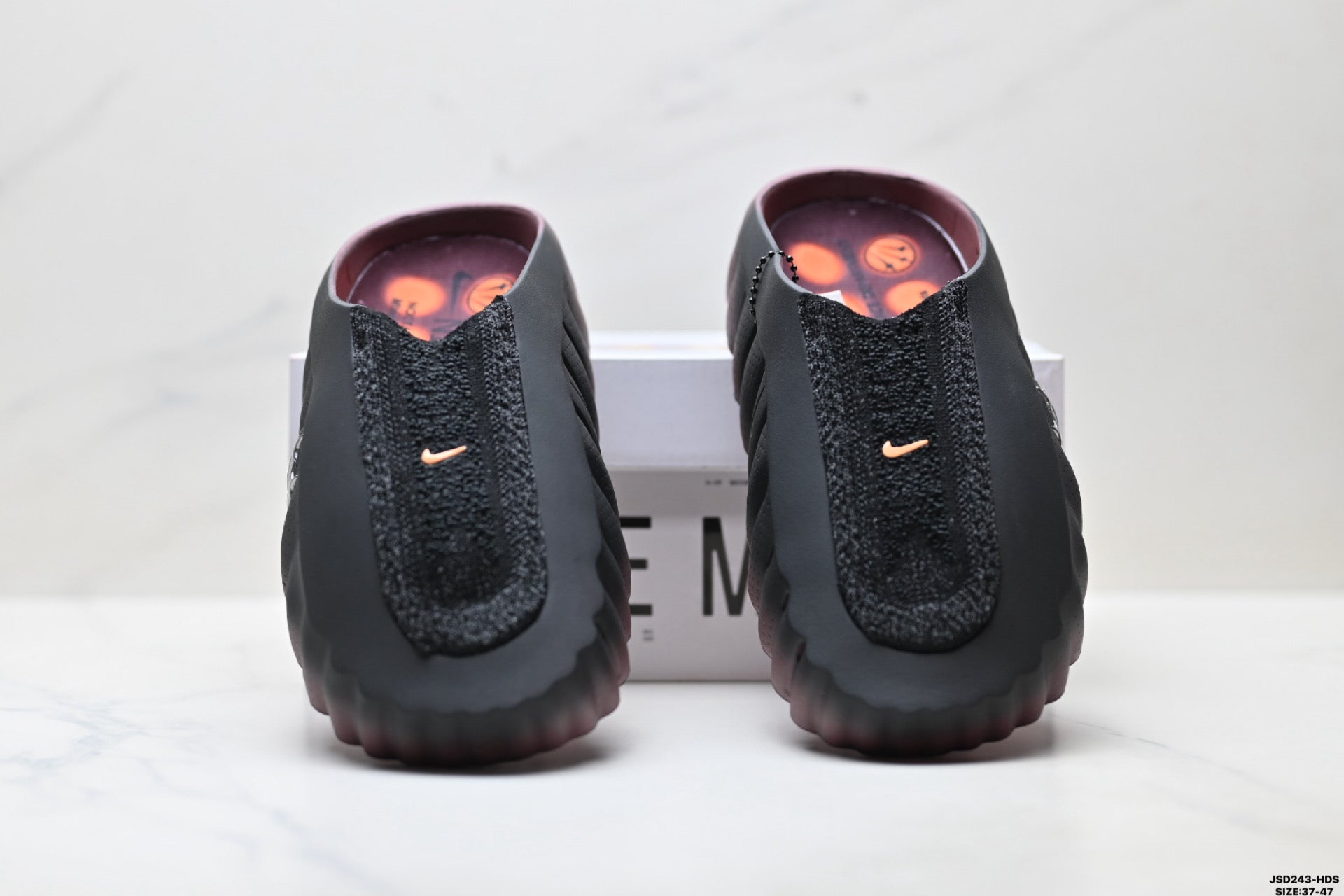 Comfortable and soft closed-toe slippers