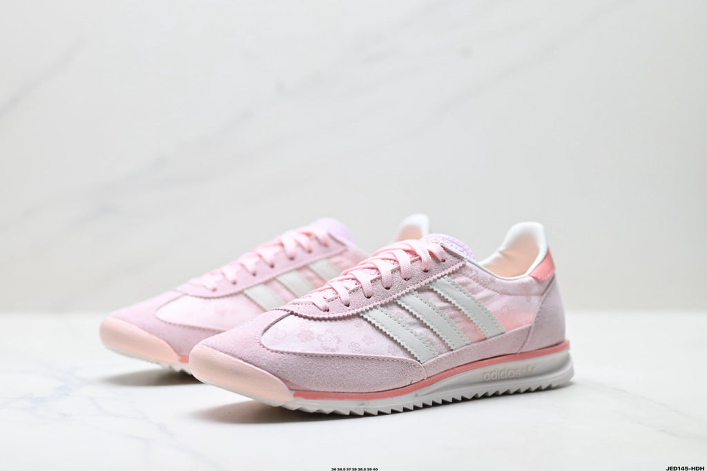 Adidas Originals Retro Casual Sneakers – Classic & Versatile