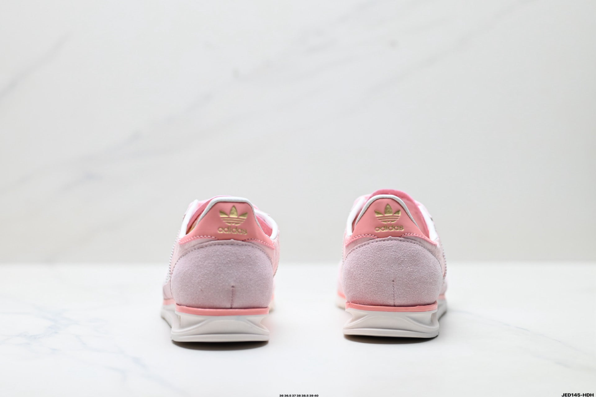 Adidas Originals Retro Casual Sneakers – Classic & Versatile