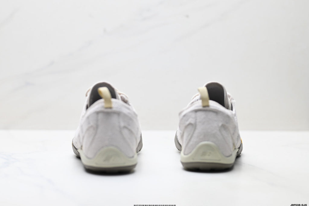 New Balance MT10 Barefoot Shoes ¨C Sand Beige