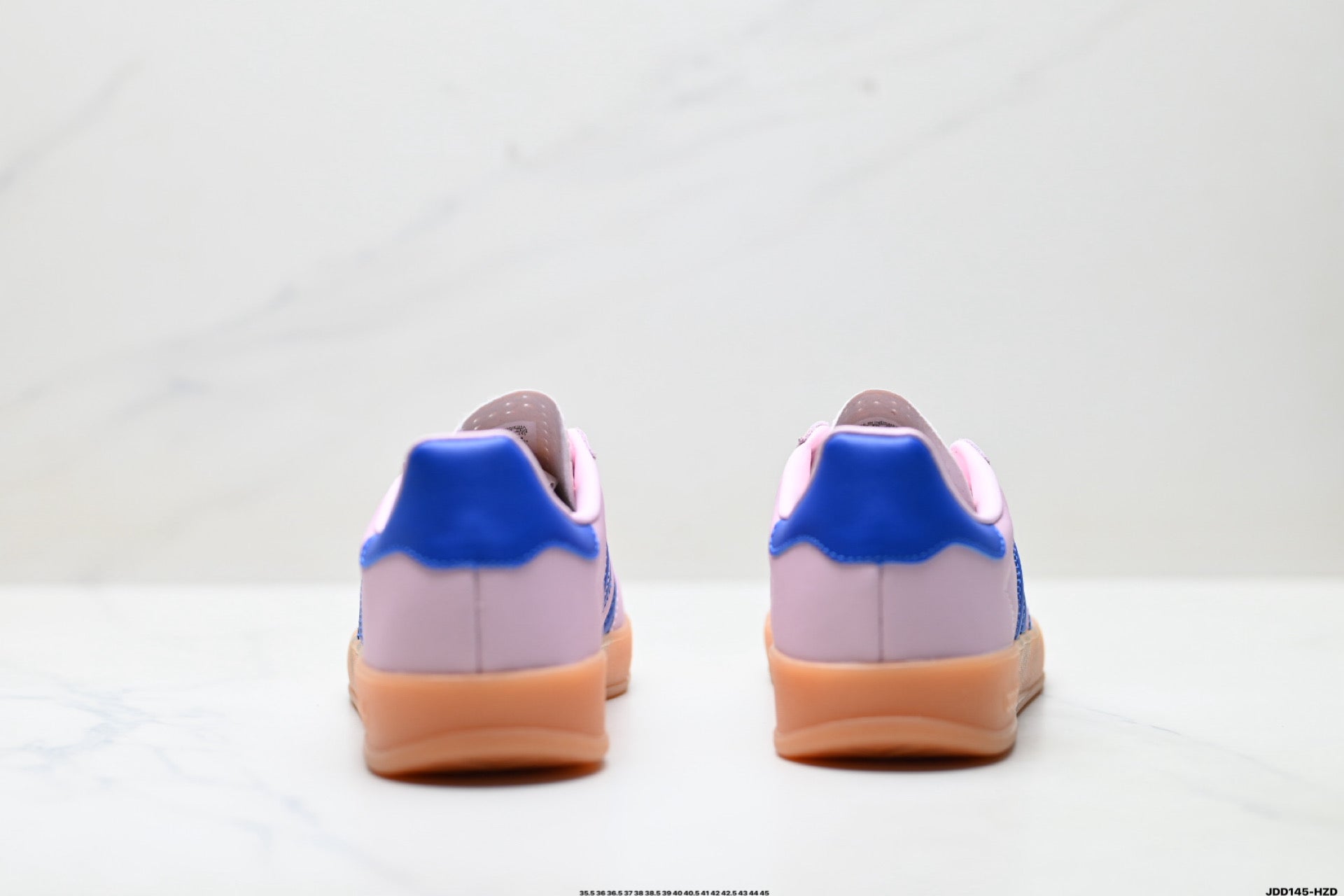 Adidas Classic Low Top Sneakers