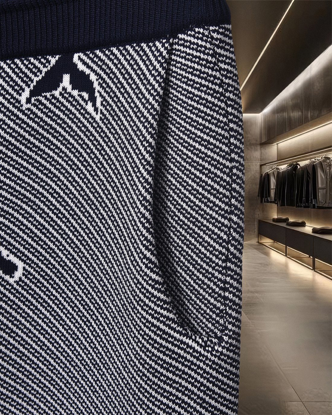Thom Browne Style Four-Bar Stripe Knit Shorts - Image 8