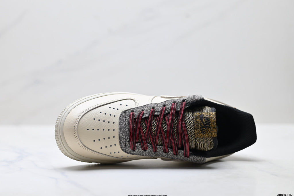 Nike Air Force 1 ’07 Low-Top Sneakers