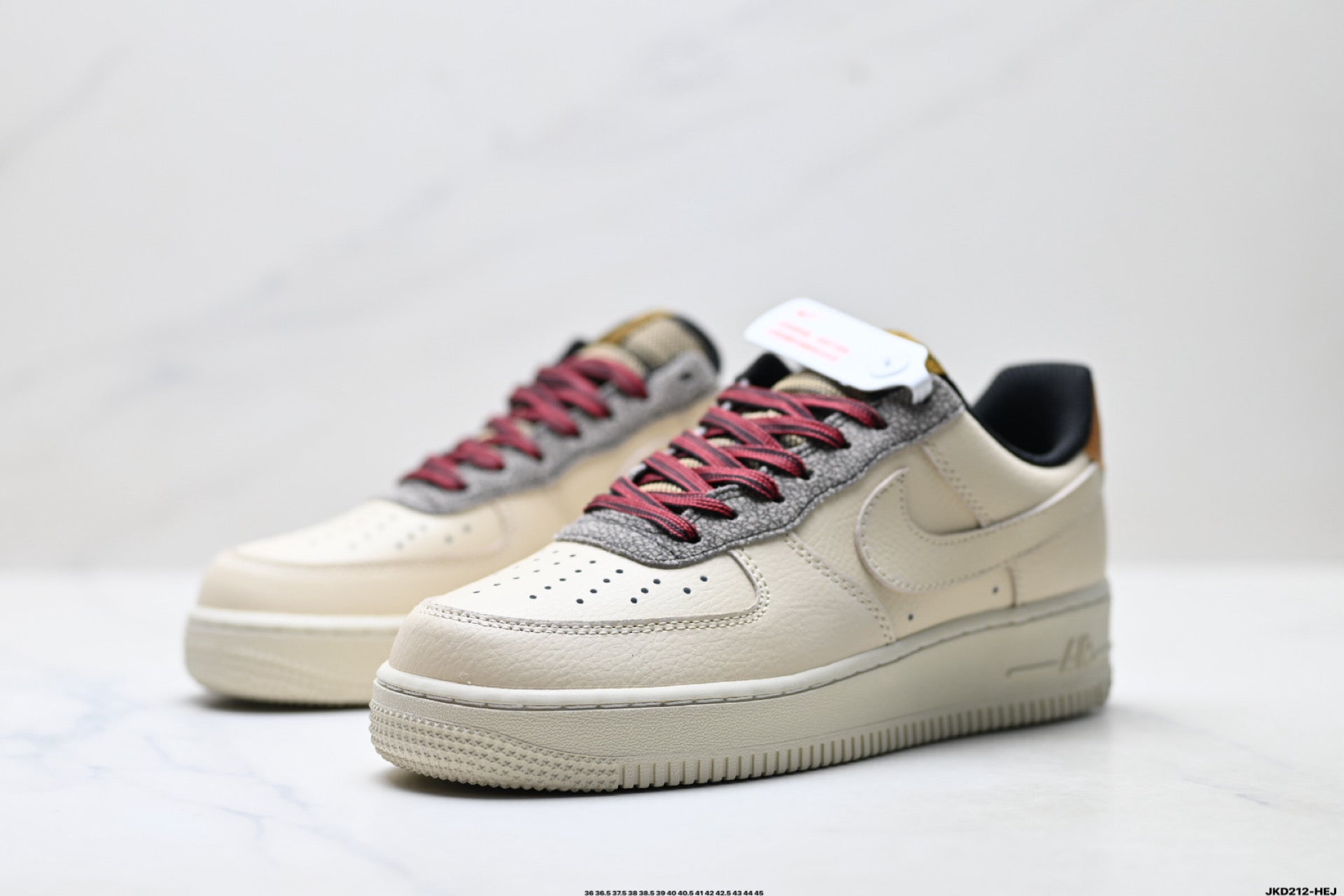 Nike Air Force 1 ’07 Low-Top Sneakers