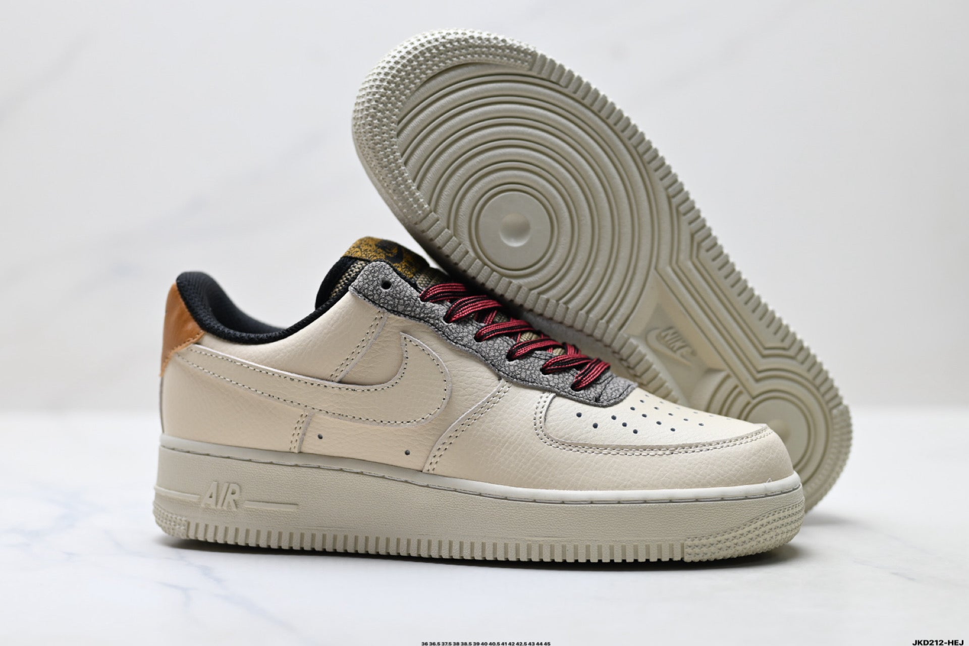 Nike Air Force 1 ’07 Low-Top Sneakers