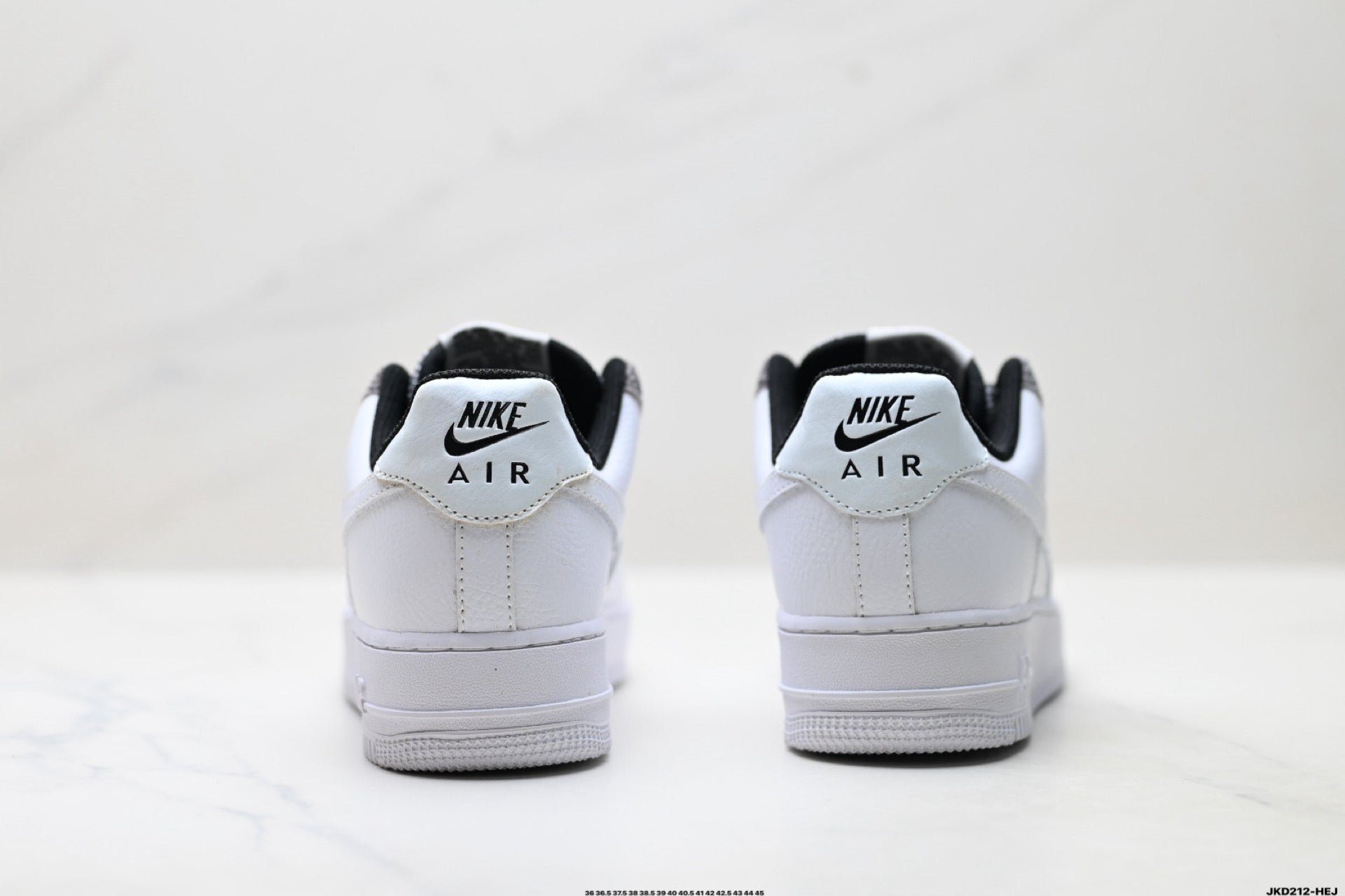 Nike Air Force 1 ’07 Low-Top Sneakers