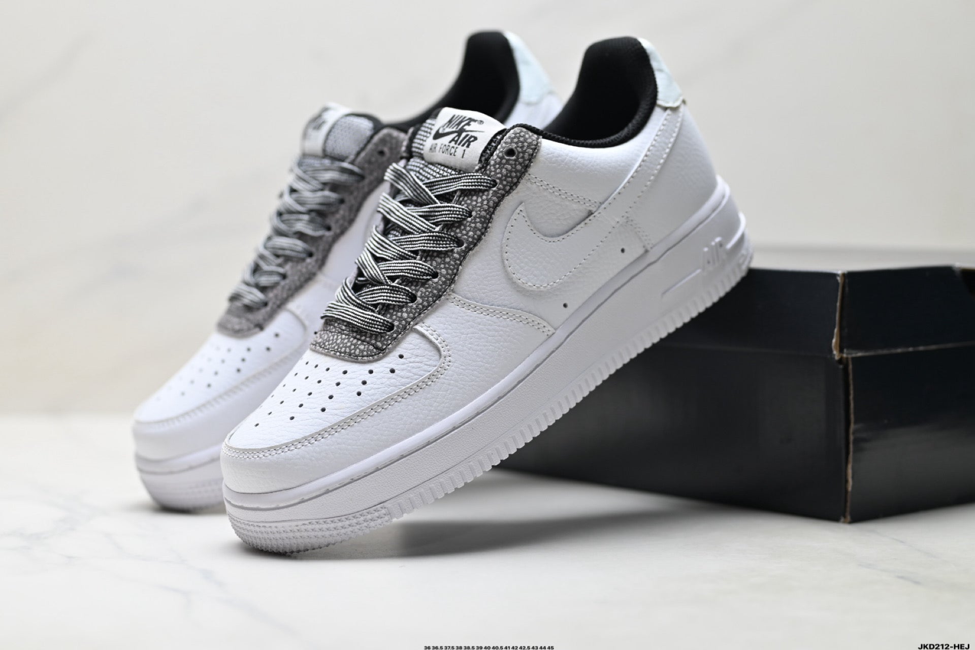 Nike Air Force 1 ’07 Low-Top Sneakers