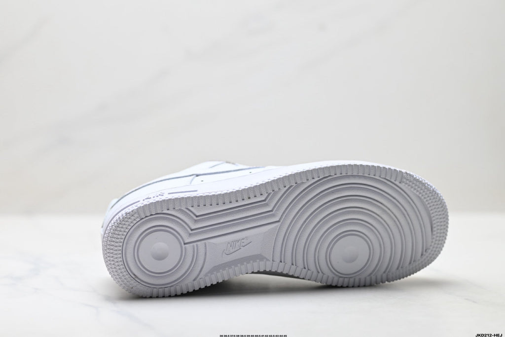 Nike Air Force 1 ’07 Low-Top Sneakers
