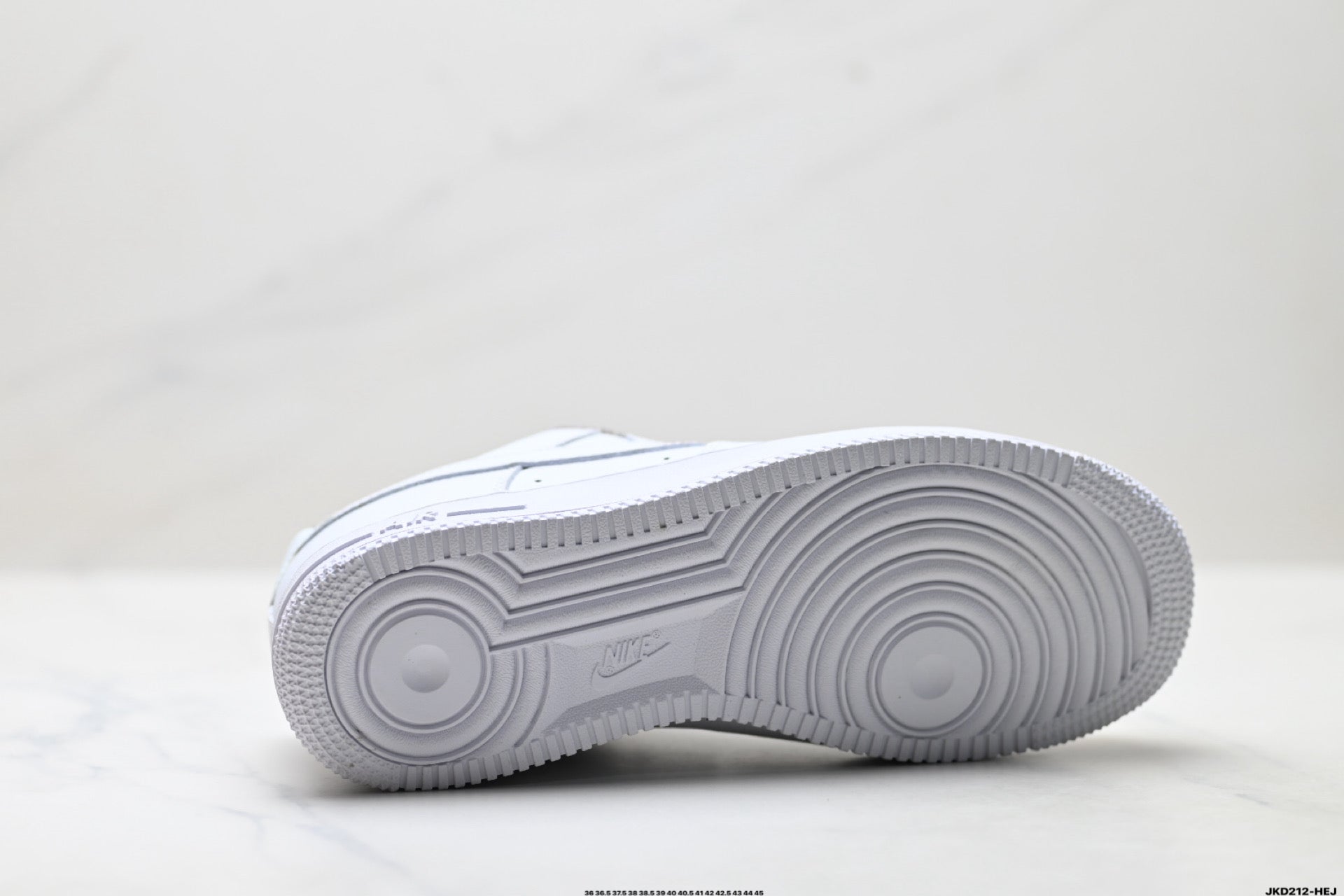 Nike Air Force 1 ’07 Low-Top Sneakers