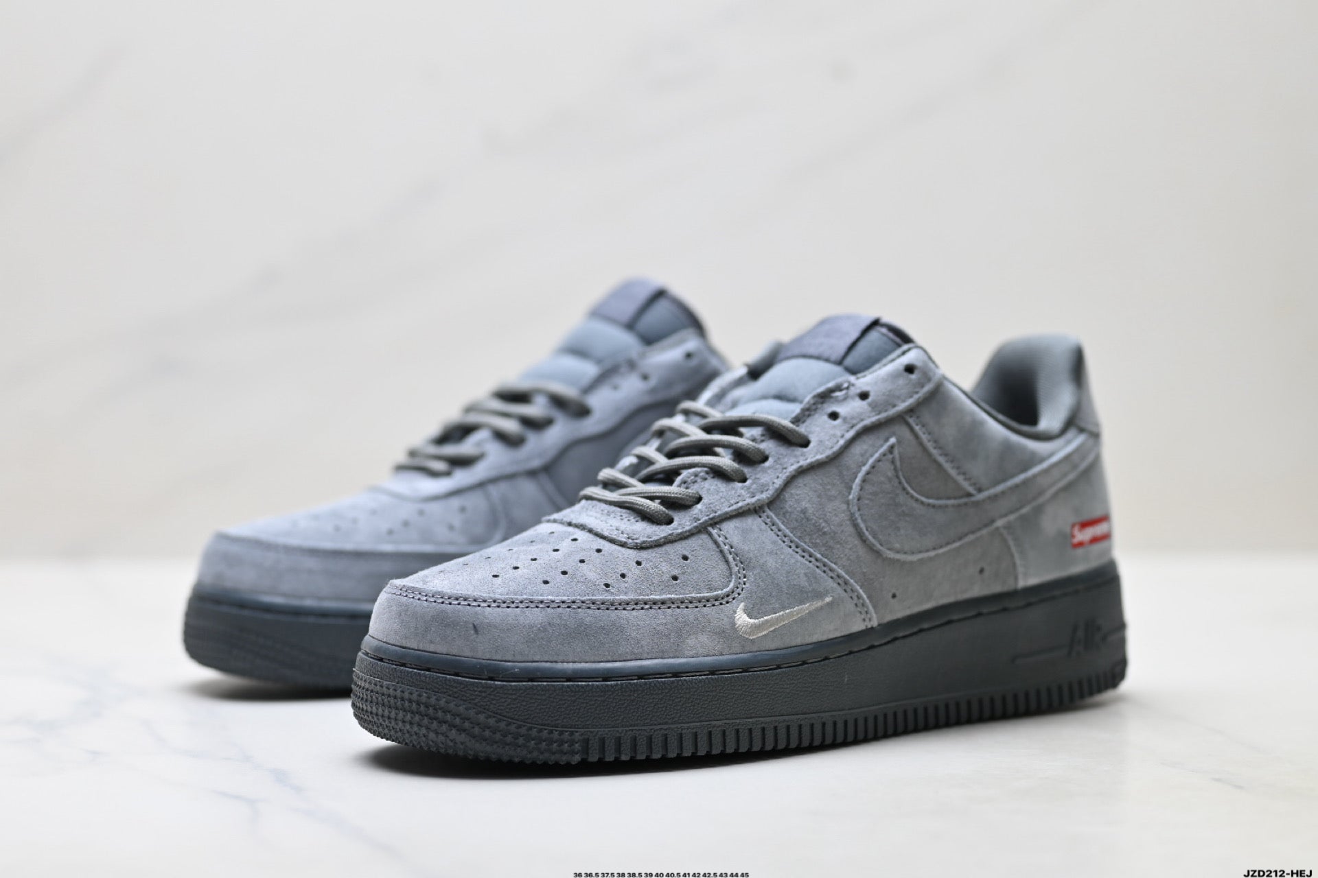 Nike Air Force 1 ’07 Grey Sneakers