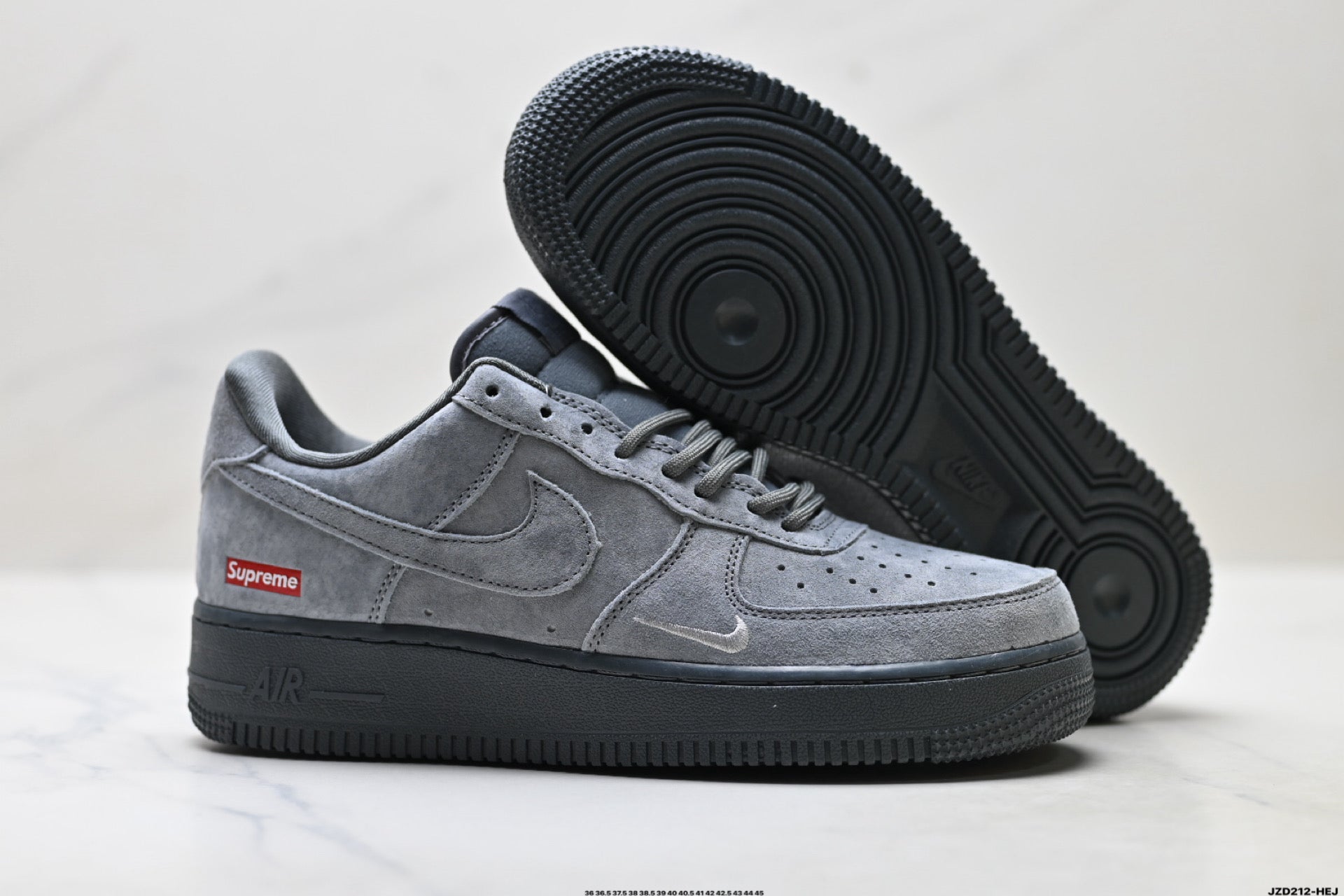 Nike Air Force 1 ’07 Grey Sneakers