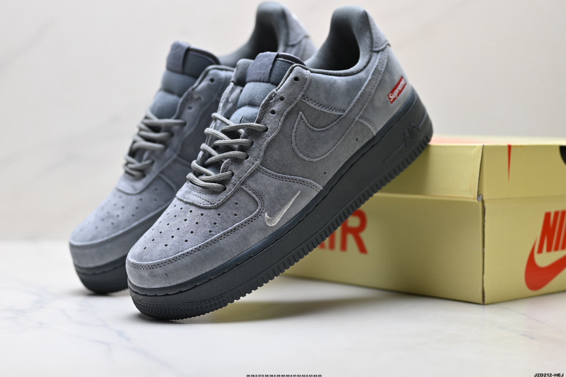 Nike Air Force 1 ’07 Grey Sneakers