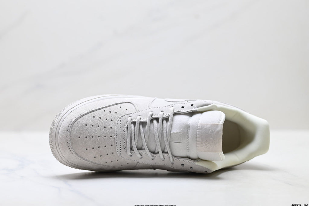 Nike Air Force 1 ’07 Light Grey Sneakers