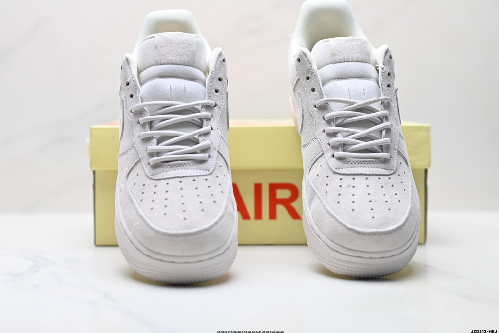 Nike Air Force 1 ’07 Light Grey Sneakers