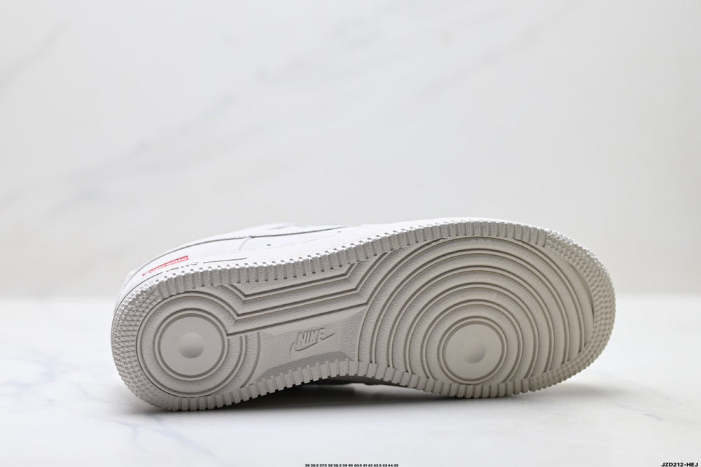 Nike Air Force 1 ’07 Light Grey Sneakers