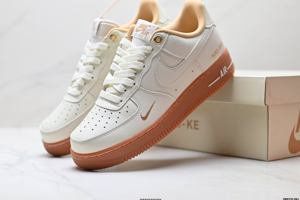 Nike Air Force 1 ’07 Cream Sneakers