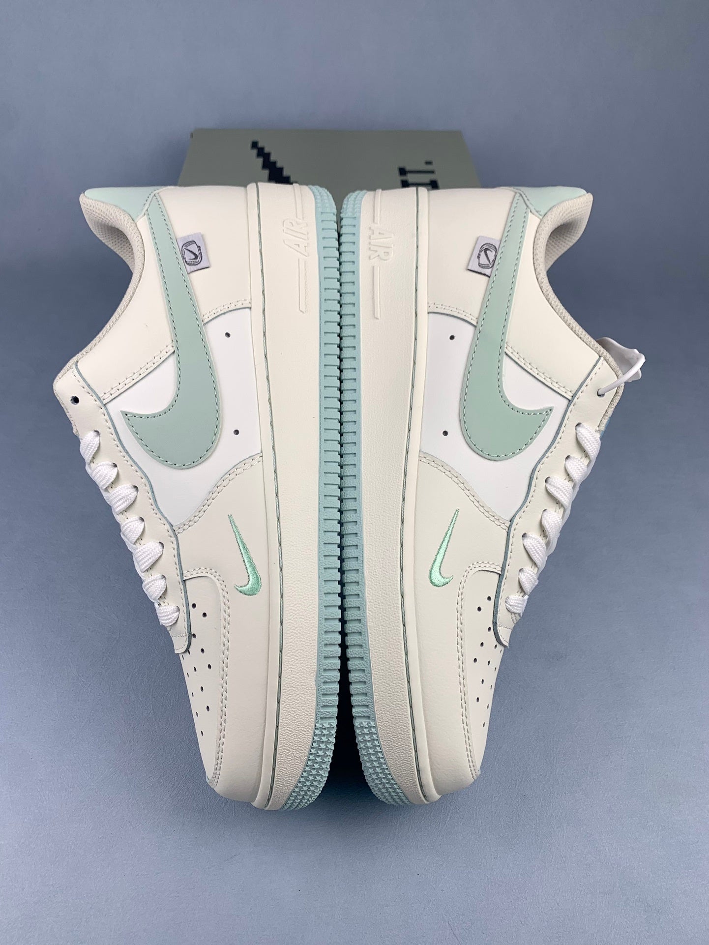 NIKE Air Force 1 Sneakers