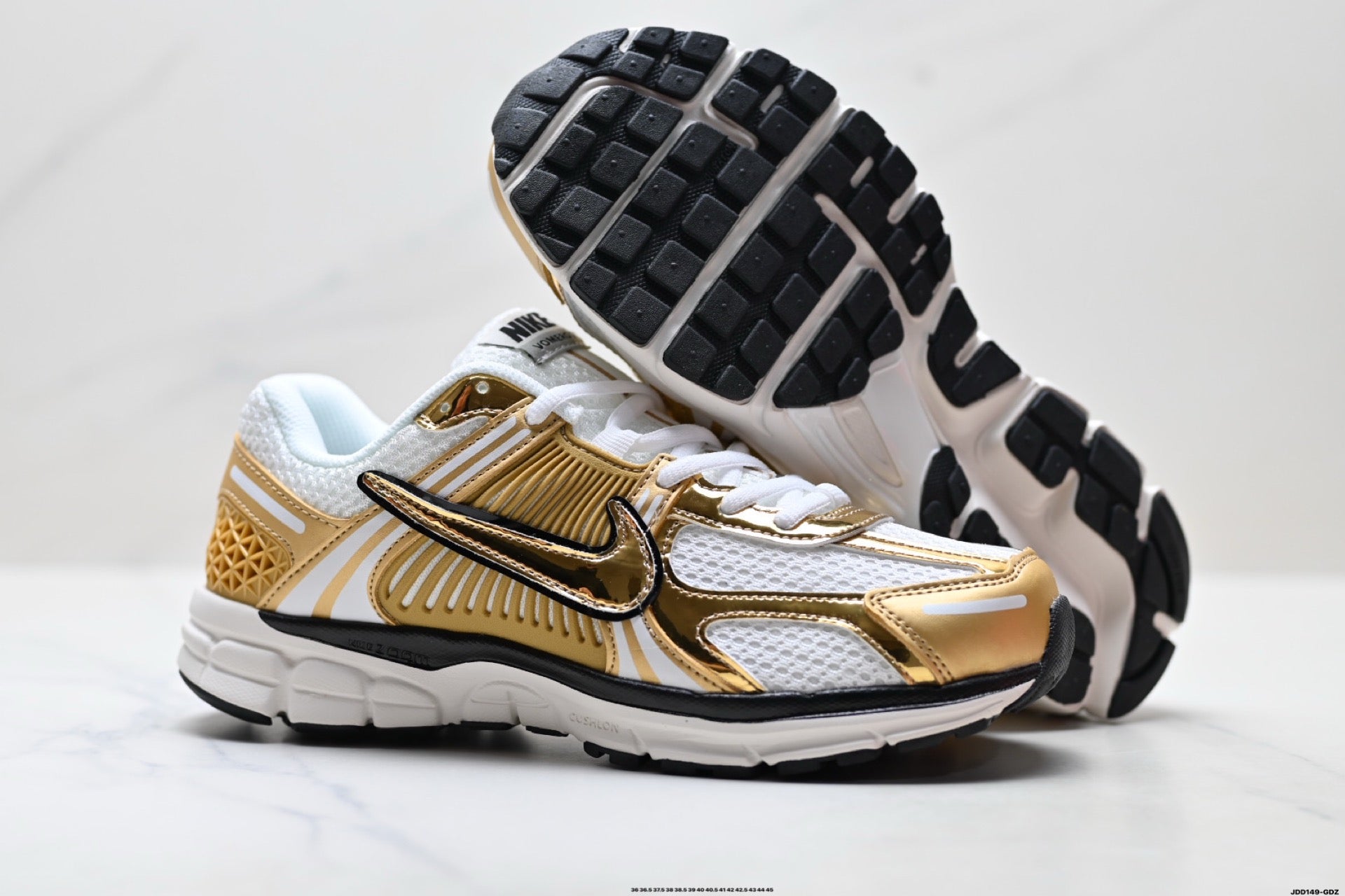 NIKE Matching Running Shoes