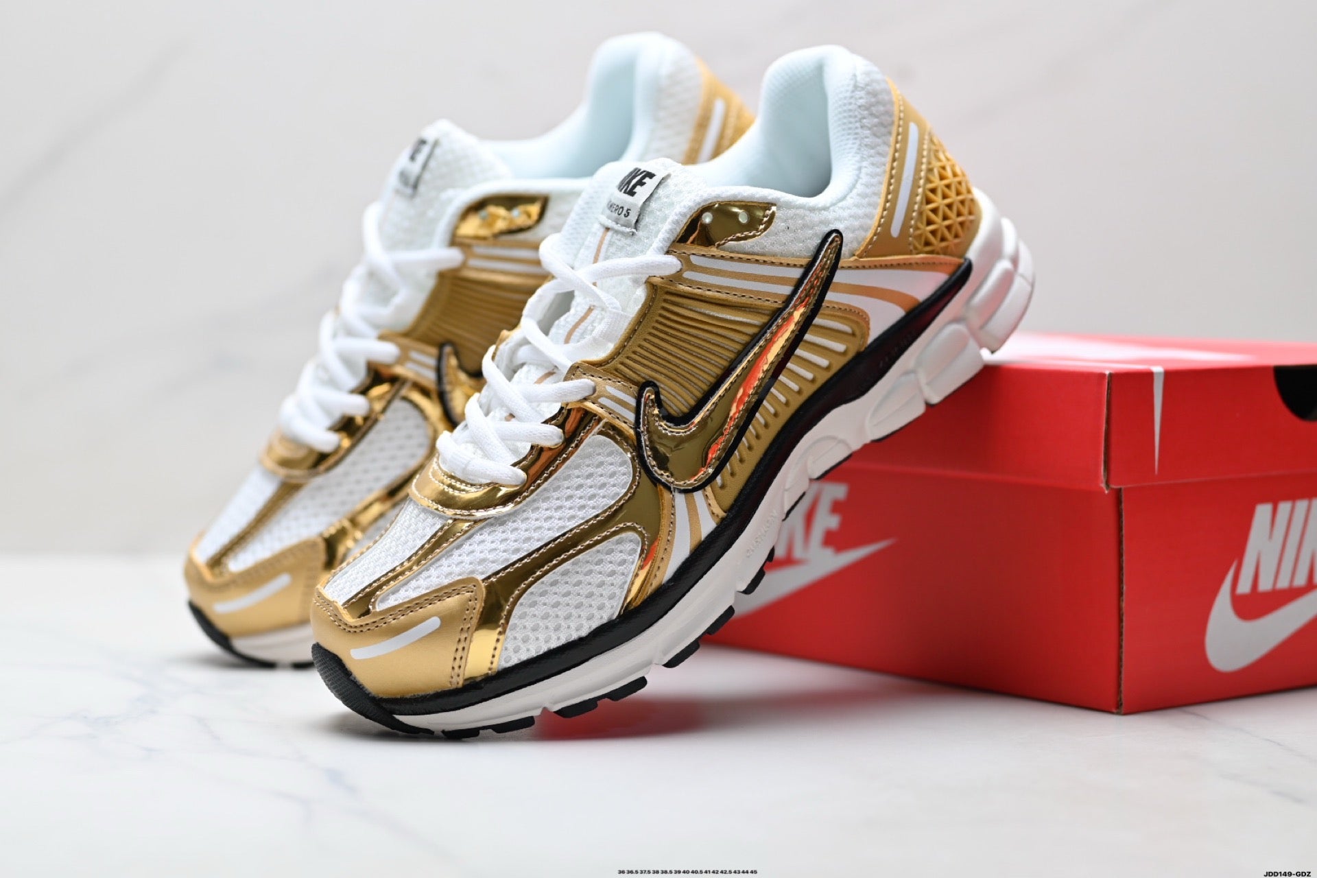 NIKE Matching Running Shoes